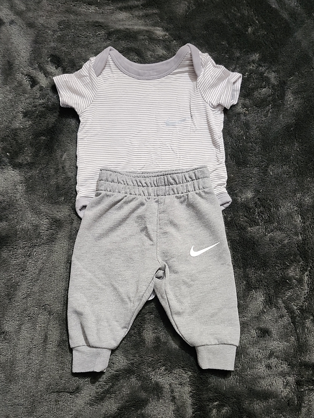 Nike Grey Baby Striped Bodysuit & Jogger Set